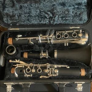 Yamaha Black Clarinet with Silver Keys